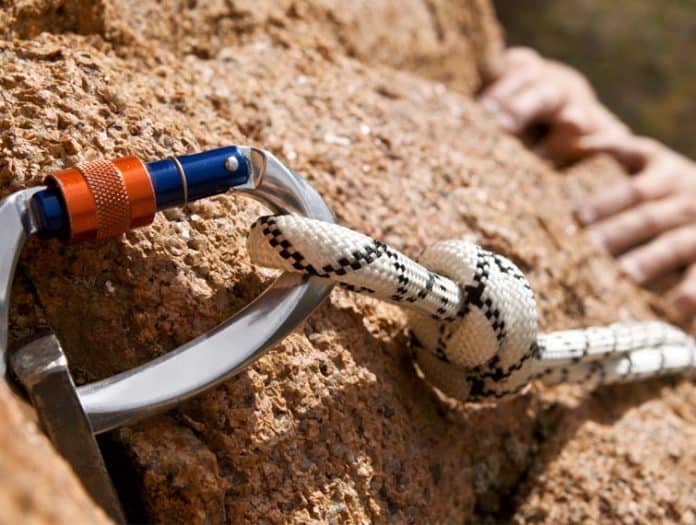 Bouldering Vs Rock Climbing Any Differences Outdoor Federation